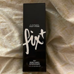Brand new MAC prep + prime